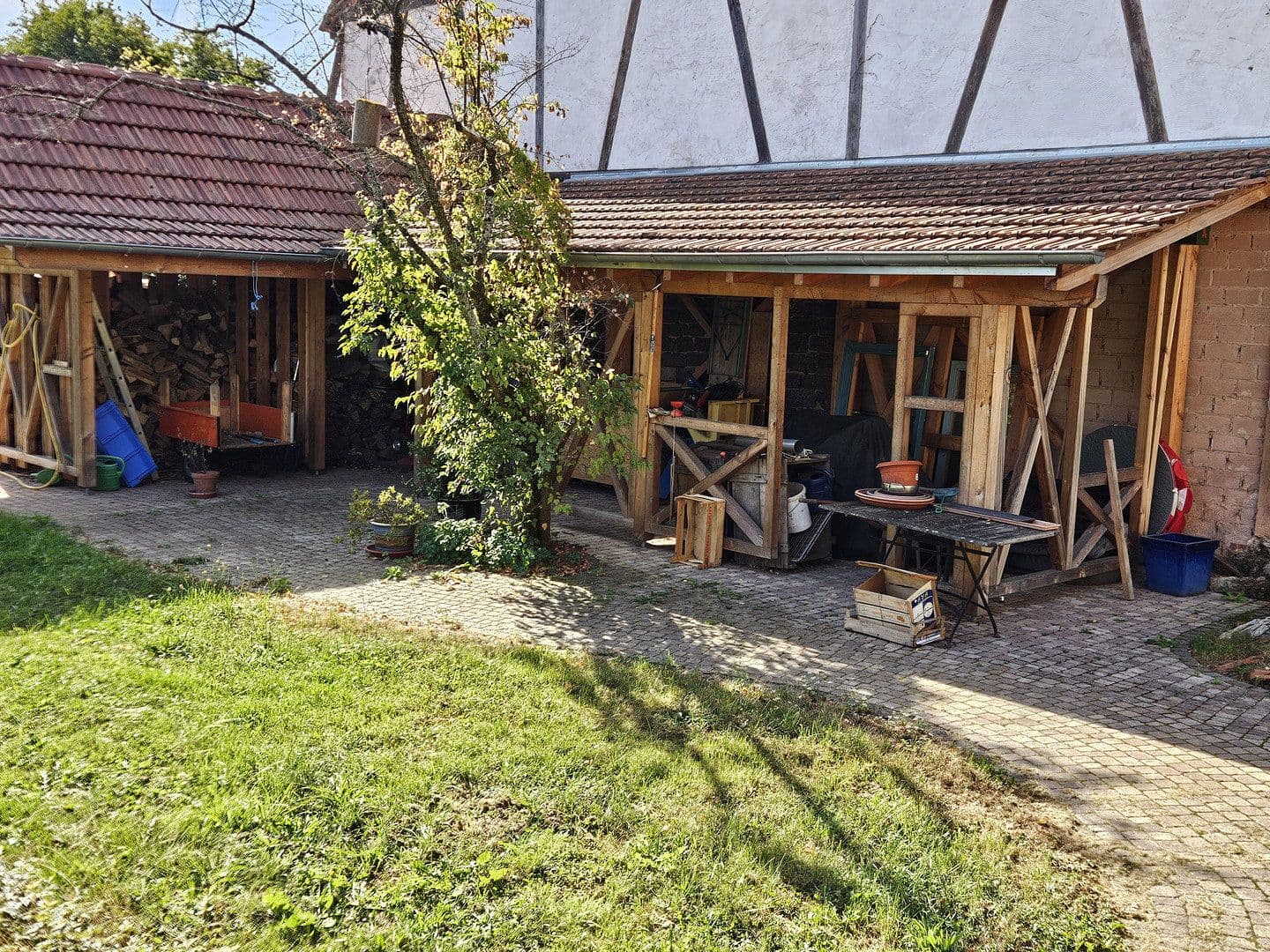 Prodej domu 264 m², pozemek 1.765 m², Niedermohr, Porýní-Falc Prodej domu 264 m², pozemek 1.765 m², Niedermohr, Porýní-Falc