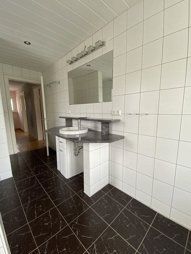Prodej domu 140 m², pozemek 590 m², Cleebronn, Bádensko-Württembersko Prodej domu 140 m², pozemek 590 m², Cleebronn, Bádensko-Württembersko
