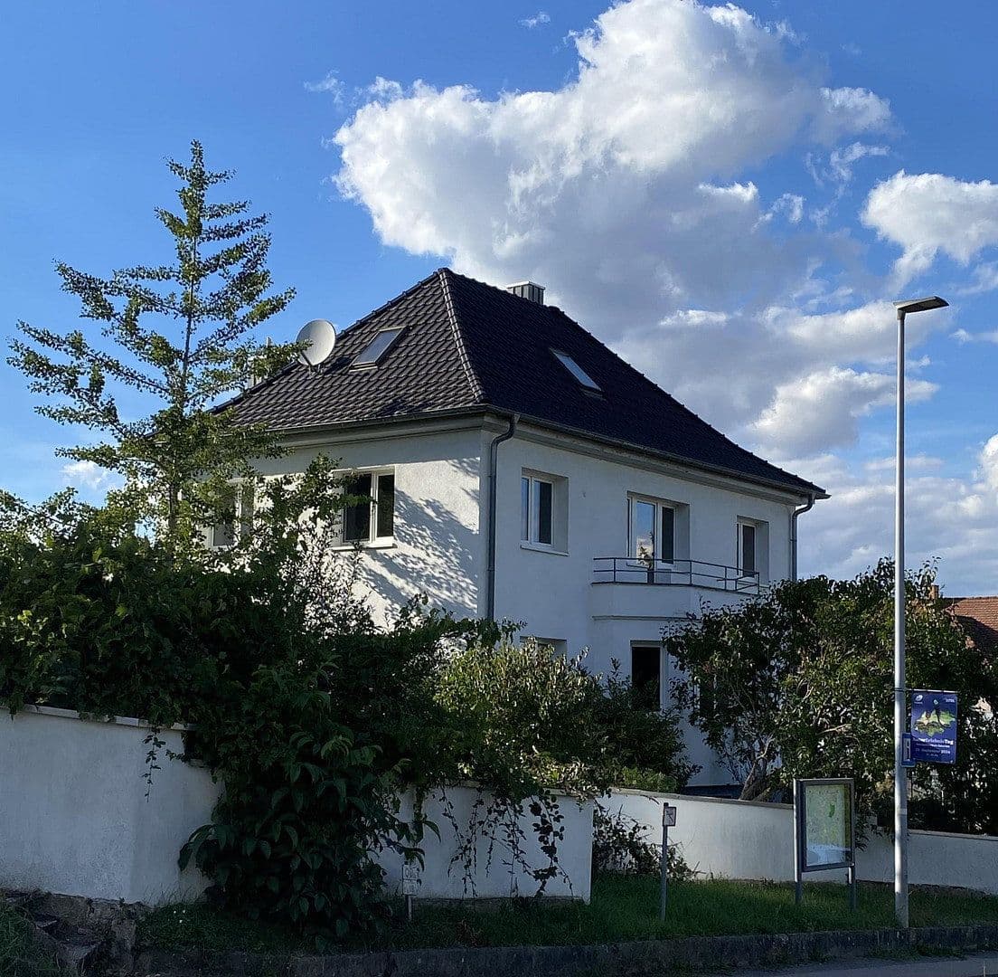 Prodej domu 140 m², pozemek 590 m², Cleebronn, Bádensko-Württembersko Prodej domu 140 m², pozemek 590 m², Cleebronn, Bádensko-Württembersko