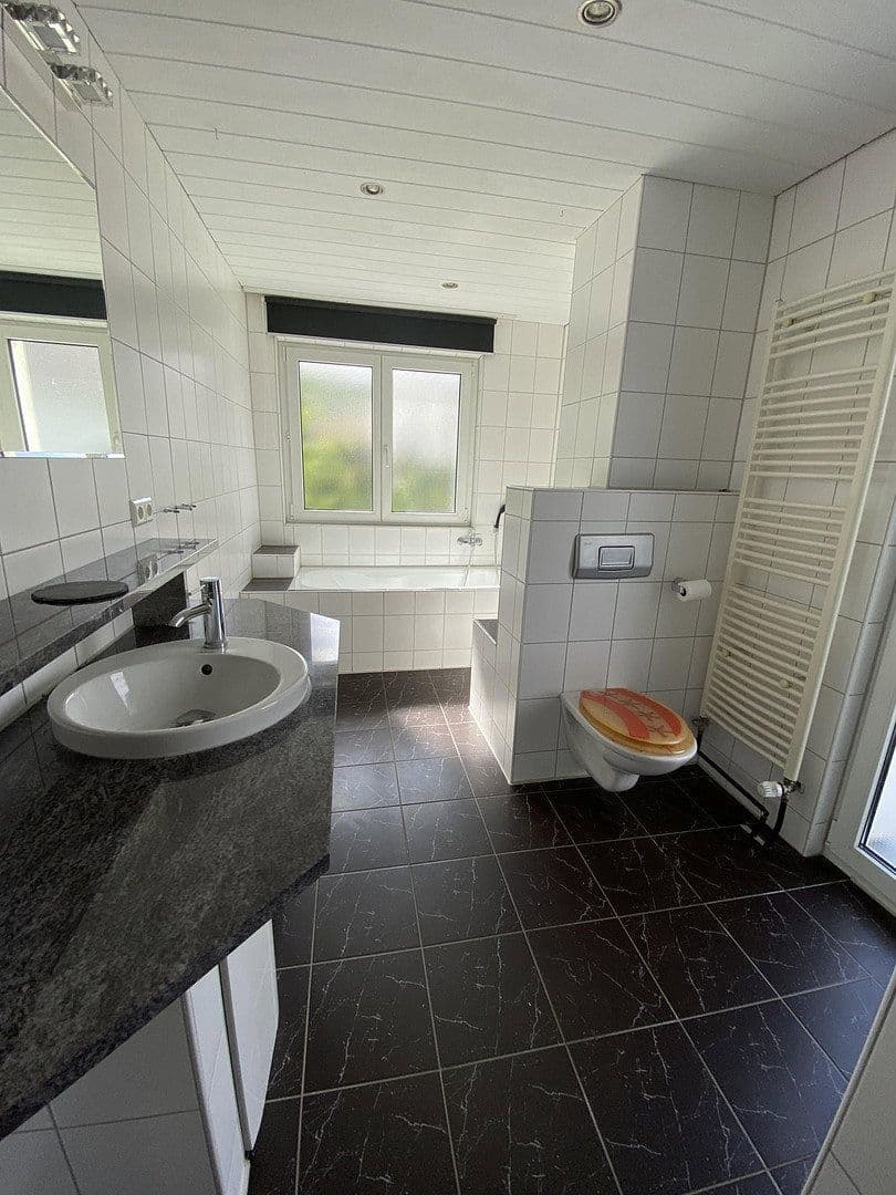 Prodej domu 140 m², pozemek 590 m², Cleebronn, Bádensko-Württembersko Prodej domu 140 m², pozemek 590 m², Cleebronn, Bádensko-Württembersko