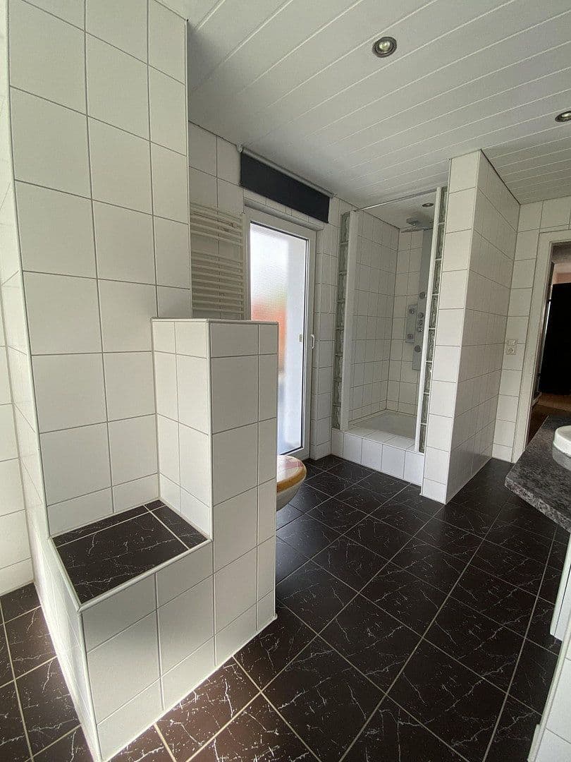 Prodej domu 140 m², pozemek 590 m², Cleebronn, Bádensko-Württembersko Prodej domu 140 m², pozemek 590 m², Cleebronn, Bádensko-Württembersko
