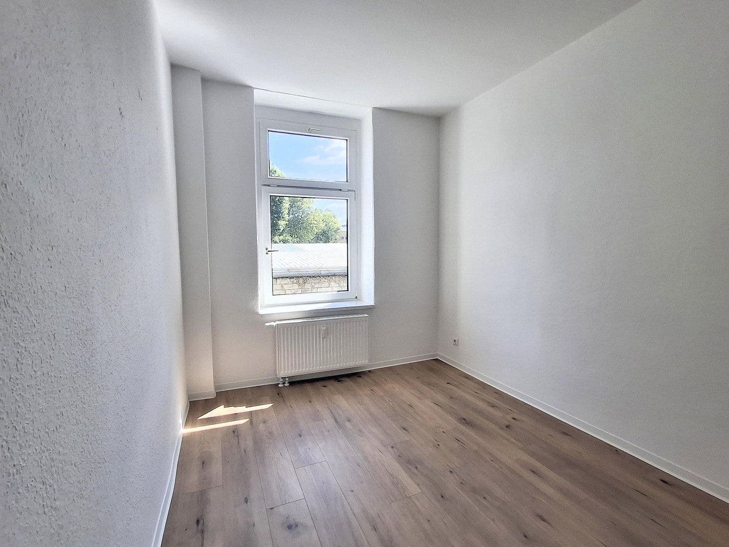 Pronájem bytu 2+1 52 m², Helmstedter Straße 18, Magdeburg, Sasko-Anhaltsko Pronájem bytu 2+1 52 m², Helmstedter Straße 18, Magdeburg, Sasko-Anhaltsko