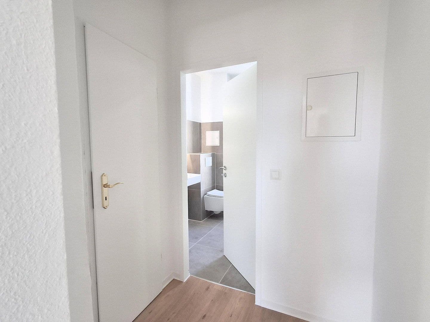 Pronájem bytu 2+1 52 m², Helmstedter Straße 18, Magdeburg, Sasko-Anhaltsko Pronájem bytu 2+1 52 m², Helmstedter Straße 18, Magdeburg, Sasko-Anhaltsko