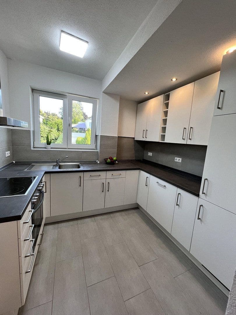 Pronájem bytu 4+1 100 m², Öchslinstraße 22, Göppingen, Bádensko-Württembersko Pronájem bytu 4+1 100 m², Öchslinstraße 22, Göppingen, Bádensko-Württembersko