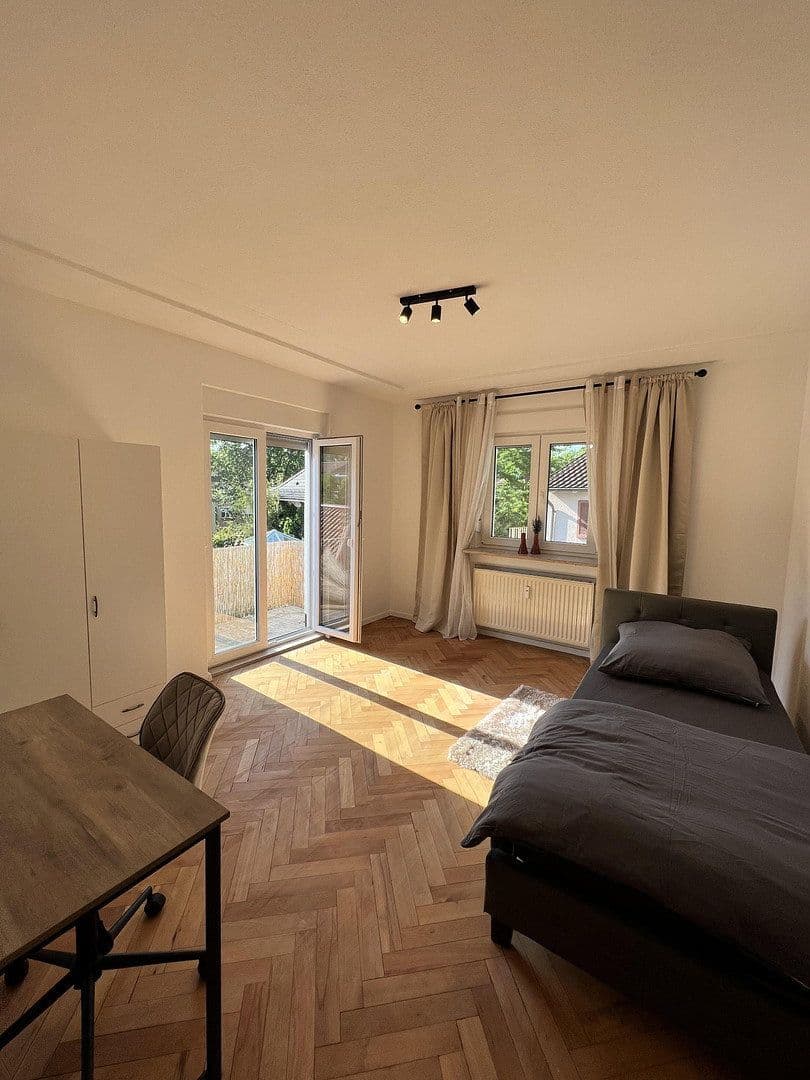 Pronájem bytu 4+1 100 m², Öchslinstraße 22, Göppingen, Bádensko-Württembersko Pronájem bytu 4+1 100 m², Öchslinstraße 22, Göppingen, Bádensko-Württembersko