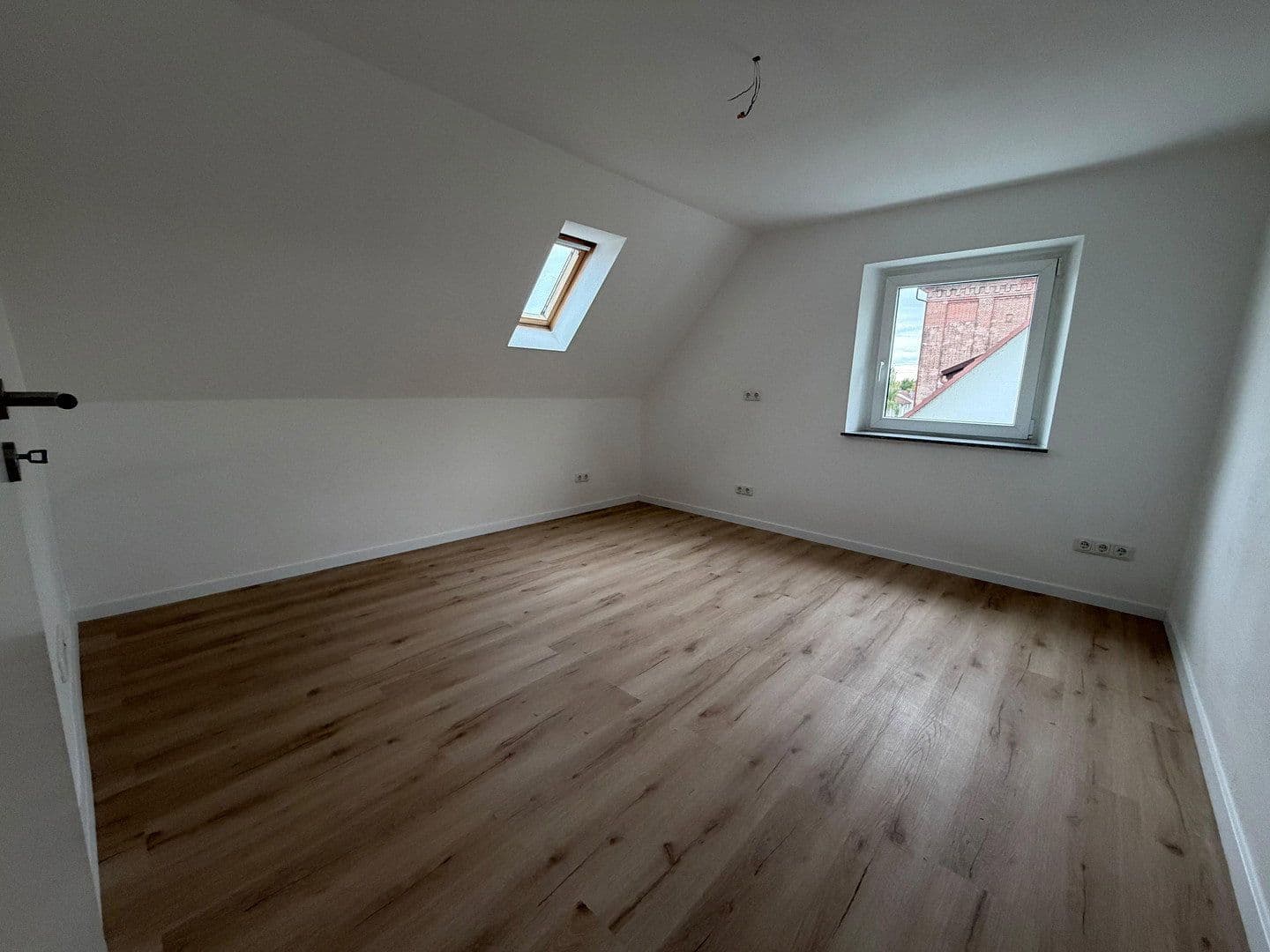 Pronájem bytu 4+1 115 m², Schweinfurt, Bavorsko Pronájem bytu 4+1 115 m², Schweinfurt, Bavorsko