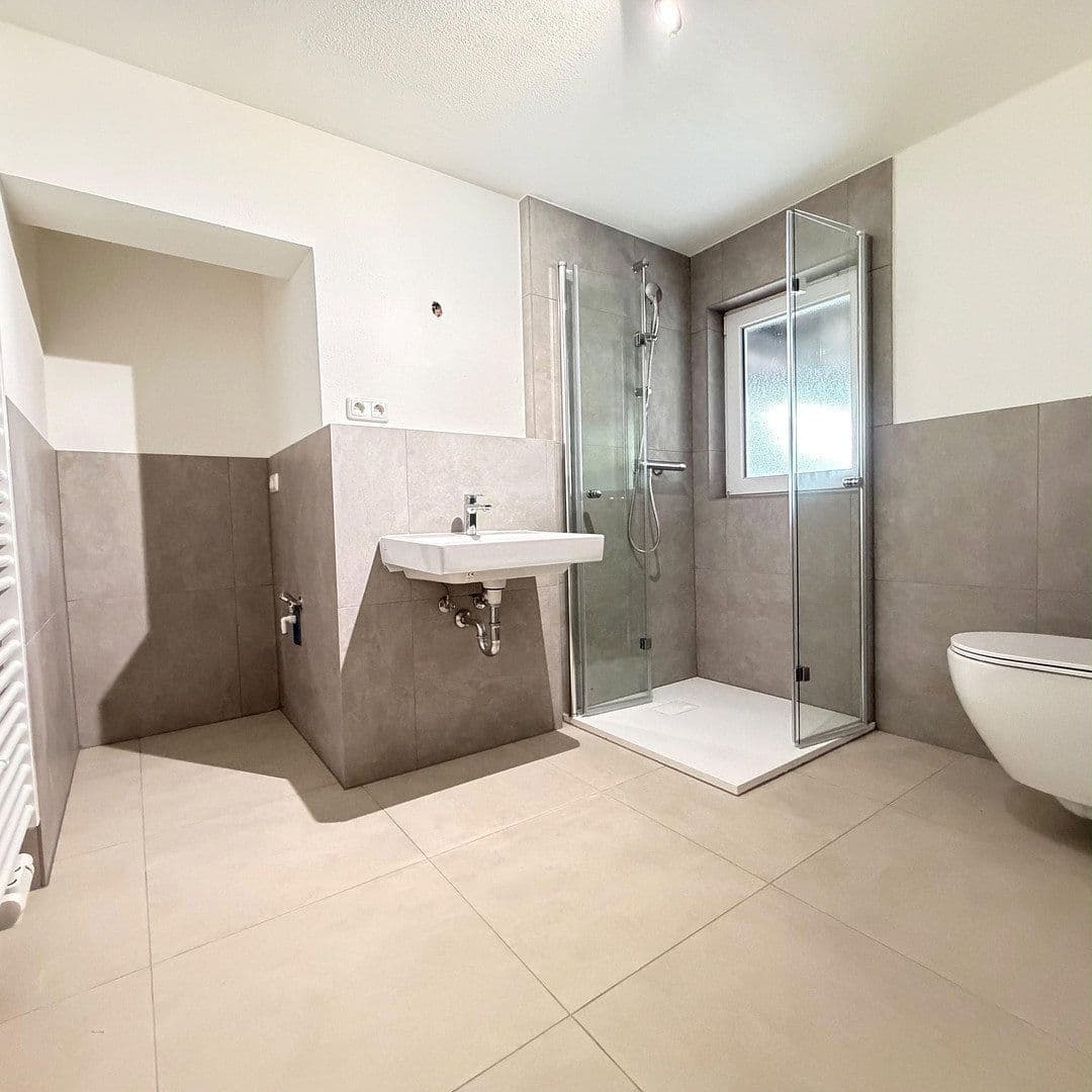 Pronájem bytu 4+1 115 m², Schweinfurt, Bavorsko Pronájem bytu 4+1 115 m², Schweinfurt, Bavorsko
