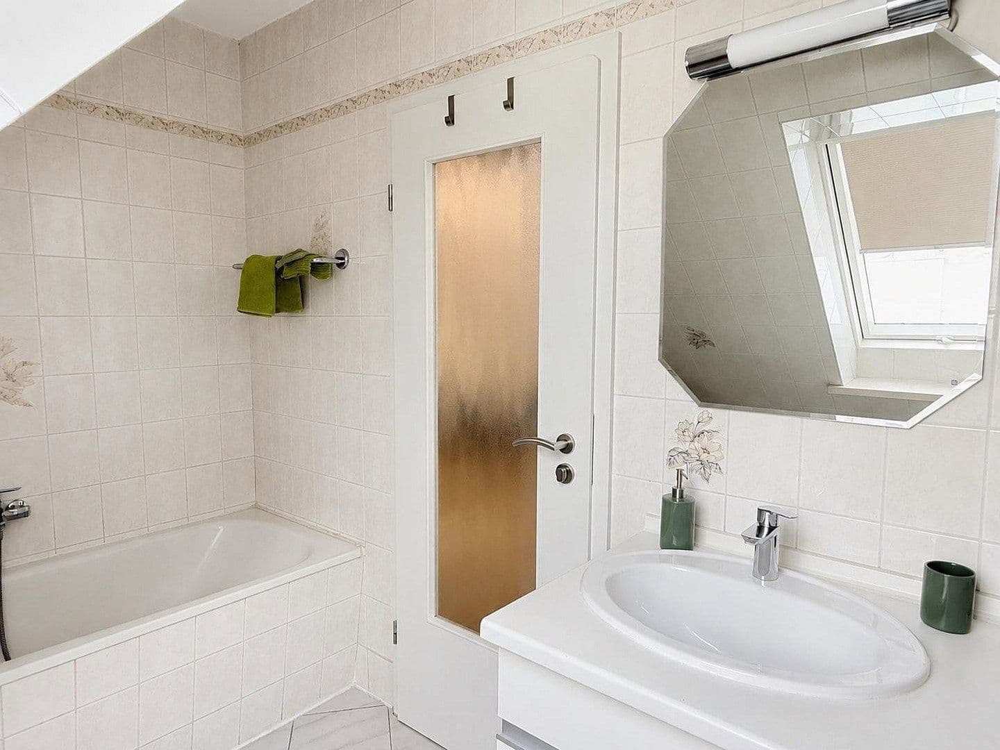 Prodej domu 125 m², pozemek 348 m², Berlin, Berlín Prodej domu 125 m², pozemek 348 m², Berlin, Berlín