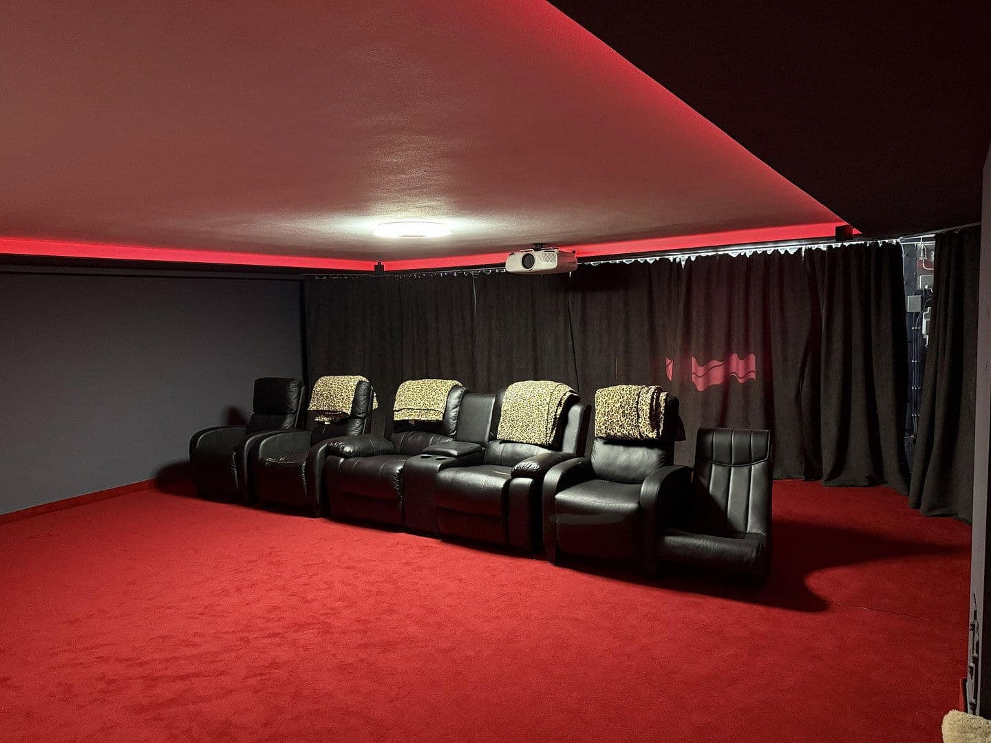 Prodej domu 319 m², pozemek 981 m², Ingolstadt, Bavorsko Prodej domu 319 m², pozemek 981 m², Ingolstadt, Bavorsko