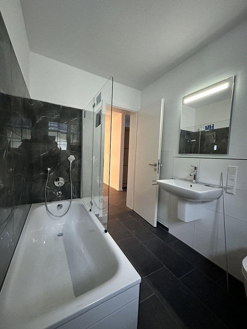 Pronájem bytu 2+1 54 m², Hermann-Voland-Str. 17/1, Königsfeld im Schwarzwald, Bádensko-Württembersko Pronájem bytu 2+1 54 m², Hermann-Voland-Str. 17/1, Königsfeld im Schwarzwald, Bádensko-Württembersko