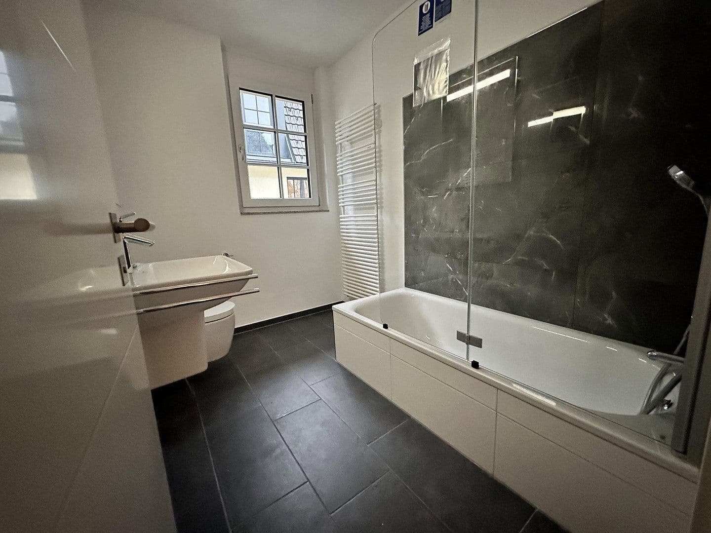 Pronájem bytu 2+1 54 m², Hermann-Voland-Str. 17/1, Königsfeld im Schwarzwald, Bádensko-Württembersko Pronájem bytu 2+1 54 m², Hermann-Voland-Str. 17/1, Königsfeld im Schwarzwald, Bádensko-Württembersko