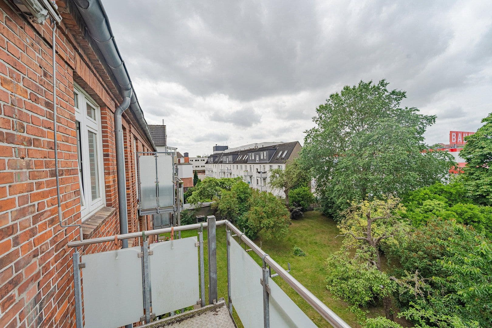 Prodej domu 266 m², pozemek 1.404 m², Schwartauer Allee 121, , Schwartauer Allee 121a, Lübeck, Šlesvicko-Holštýnsko Prodej domu 266 m², pozemek 1.404 m², Schwartauer Allee 121, , Schwartauer Allee 121a, Lübeck, Šlesvicko-Holštýnsko