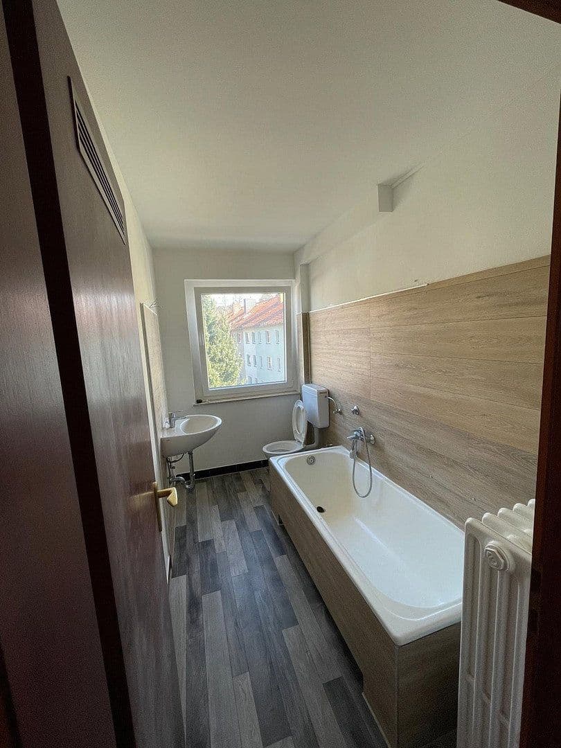 Pronájem bytu 2+1 60 m², Hunoldstraße 55, Hameln, Dolní Sasko Pronájem bytu 2+1 60 m², Hunoldstraße 55, Hameln, Dolní Sasko