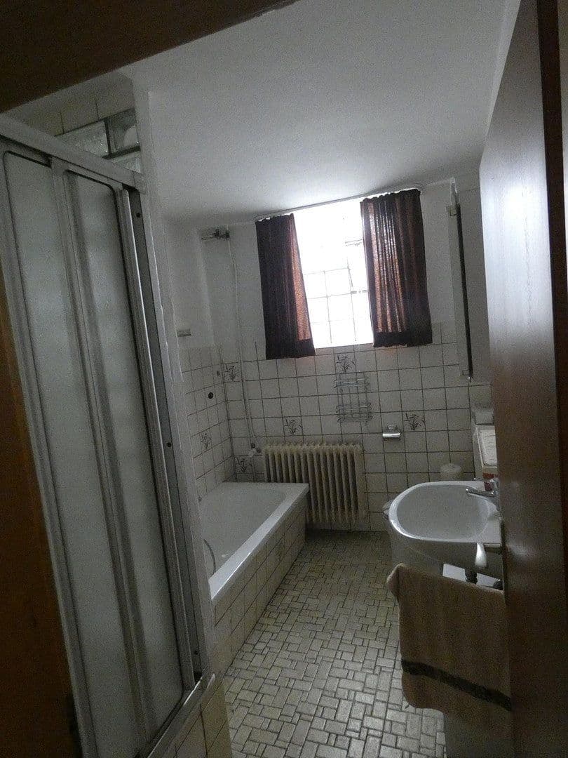 Prodej domu 279 m², pozemek 778 m², Jägerstraße 11, Warstein, Severní Porýní-Vestfálsko Prodej domu 279 m², pozemek 778 m², Jägerstraße 11, Warstein, Severní Porýní-Vestfálsko
