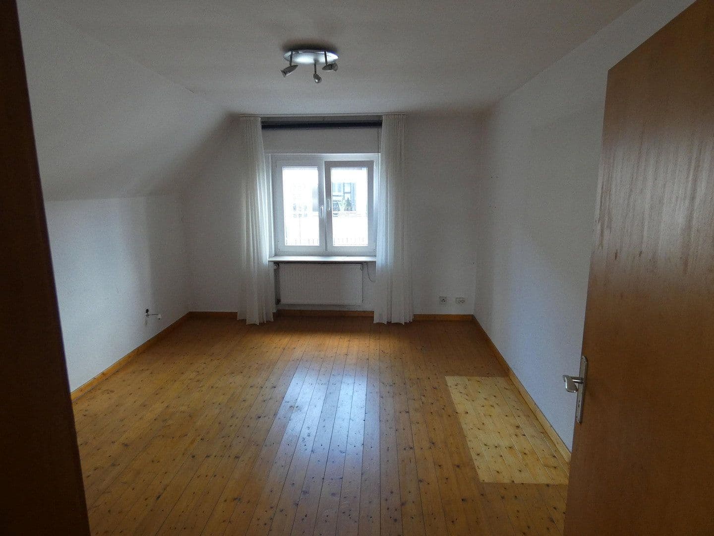 Prodej domu 279 m², pozemek 778 m², Jägerstraße 11, Warstein, Severní Porýní-Vestfálsko Prodej domu 279 m², pozemek 778 m², Jägerstraße 11, Warstein, Severní Porýní-Vestfálsko