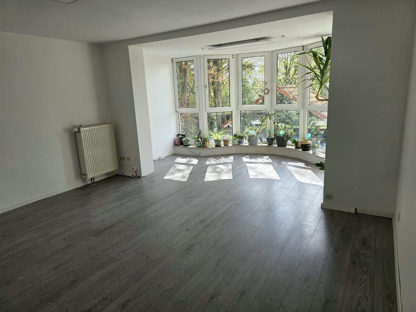 Pronájem kanceláře 105 m², Wachenheimerstr 95, Liederbach am Taunus, Hessen Pronájem kanceláře 105 m², Wachenheimerstr 95, Liederbach am Taunus, Hessen