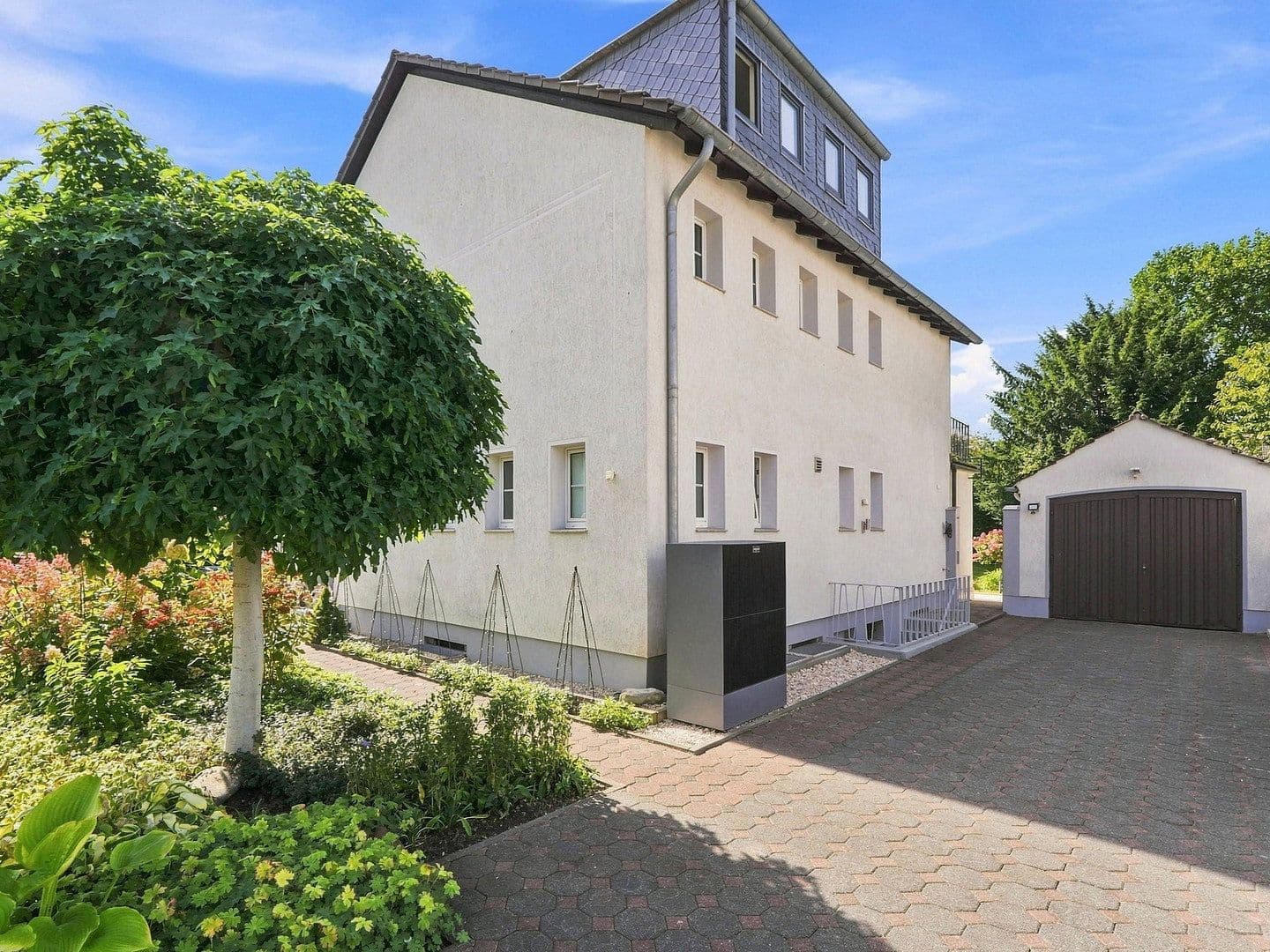 Prodej domu 191 m², pozemek 720 m², Leverkusen, Severní Porýní-Vestfálsko Prodej domu 191 m², pozemek 720 m², Leverkusen, Severní Porýní-Vestfálsko