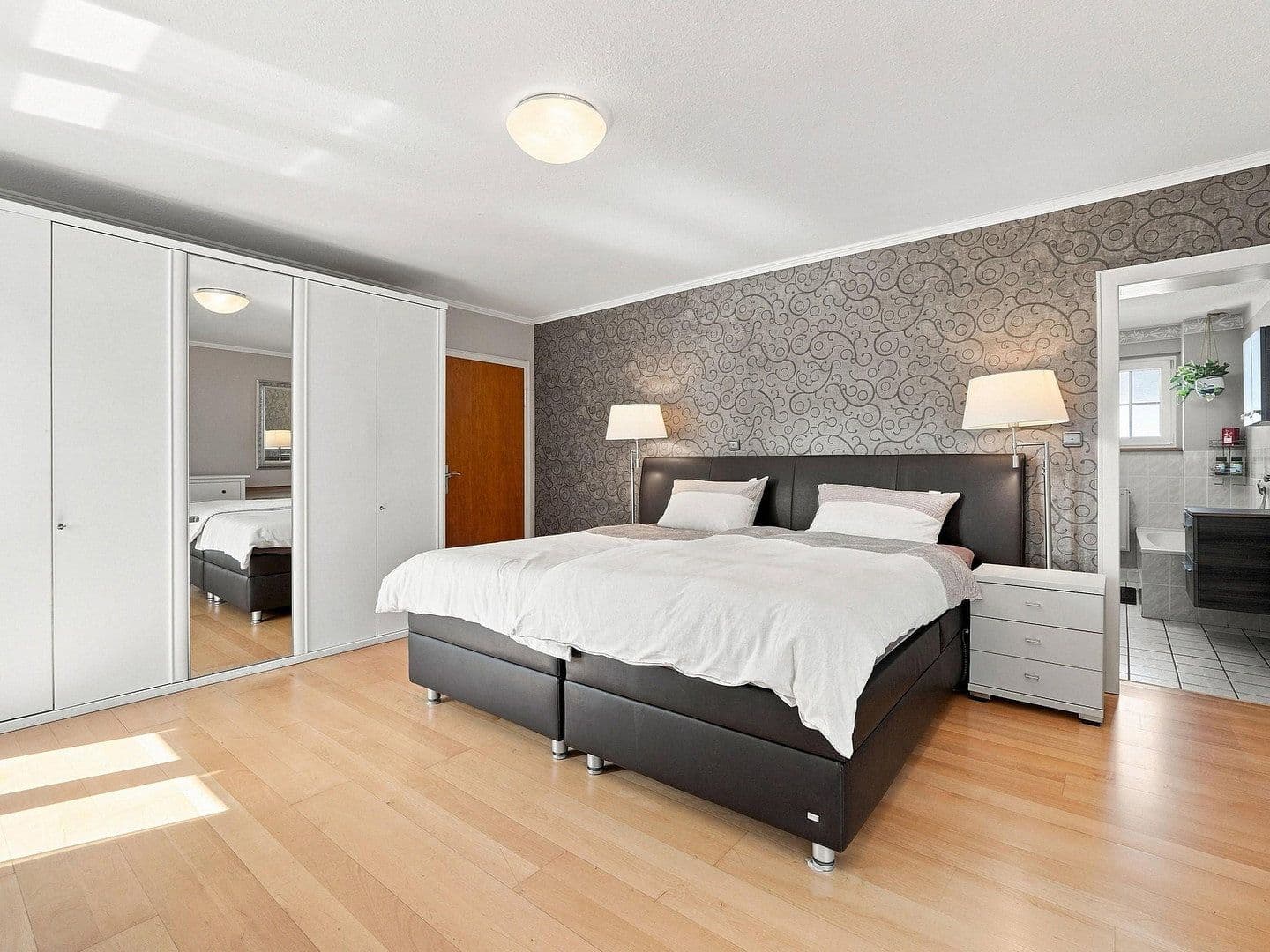 Prodej domu 191 m², pozemek 720 m², Leverkusen, Severní Porýní-Vestfálsko Prodej domu 191 m², pozemek 720 m², Leverkusen, Severní Porýní-Vestfálsko