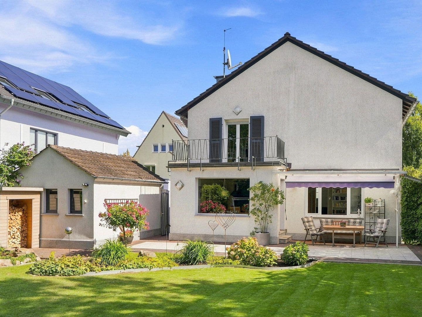 Prodej domu 191 m², pozemek 720 m², Leverkusen, Severní Porýní-Vestfálsko Prodej domu 191 m², pozemek 720 m², Leverkusen, Severní Porýní-Vestfálsko