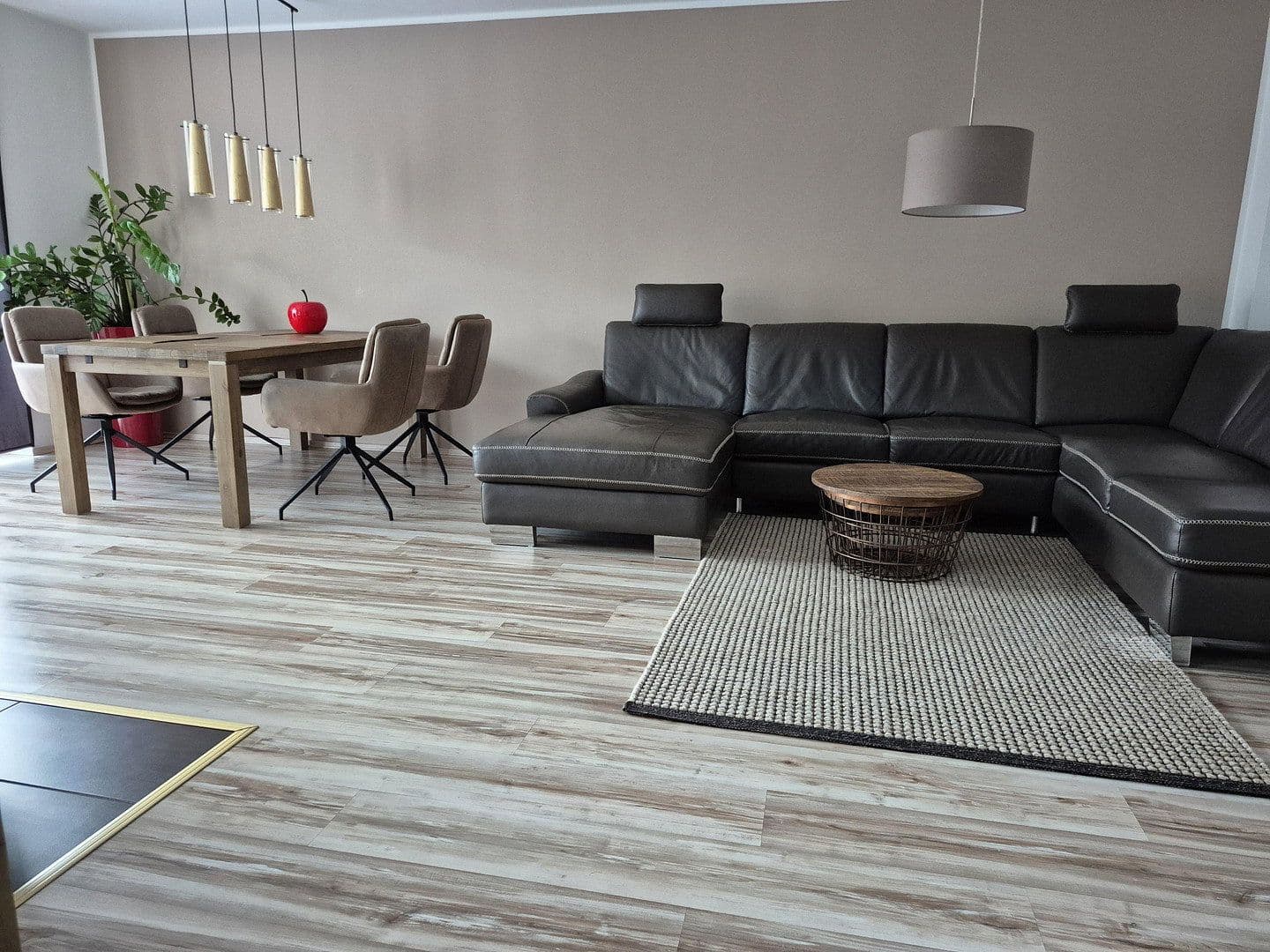 Prodej bytu 4+1 102 m², Troisdorf, Severní Porýní-Vestfálsko Prodej bytu 4+1 102 m², Troisdorf, Severní Porýní-Vestfálsko