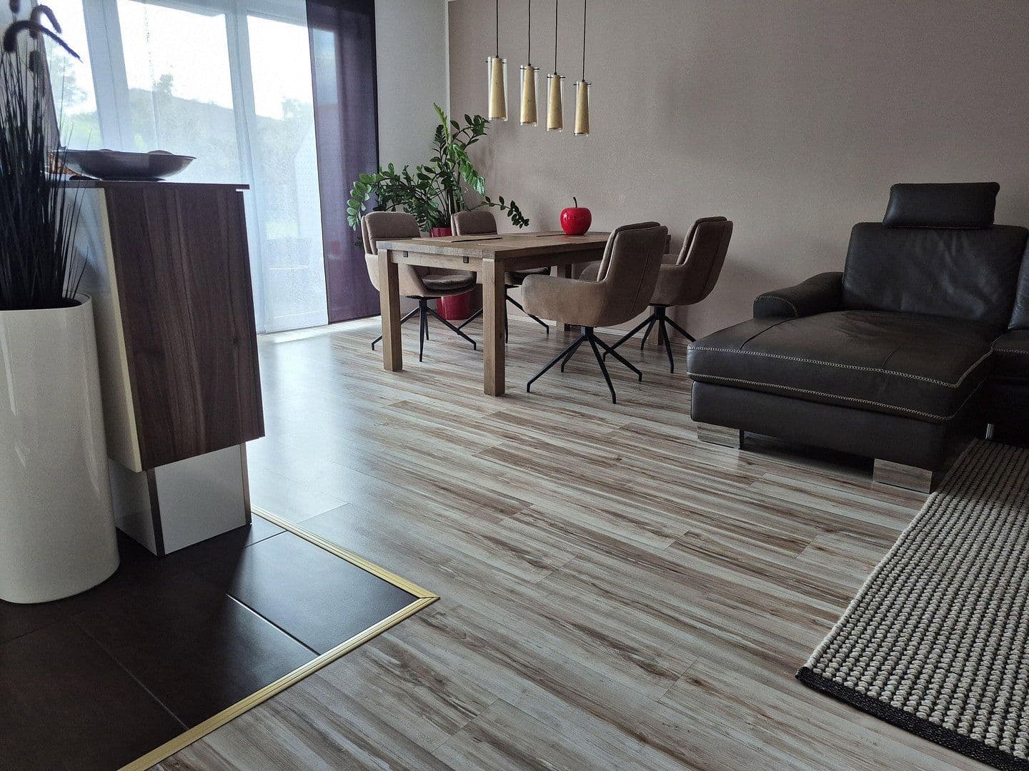 Prodej bytu 4+1 102 m², Troisdorf, Severní Porýní-Vestfálsko Prodej bytu 4+1 102 m², Troisdorf, Severní Porýní-Vestfálsko
