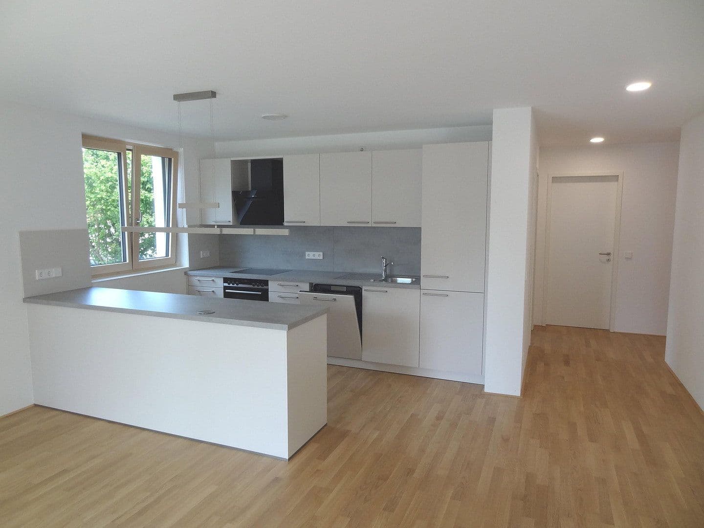Pronájem bytu 4+1 96 m², Ulm, Bádensko-Württembersko Pronájem bytu 4+1 96 m², Ulm, Bádensko-Württembersko