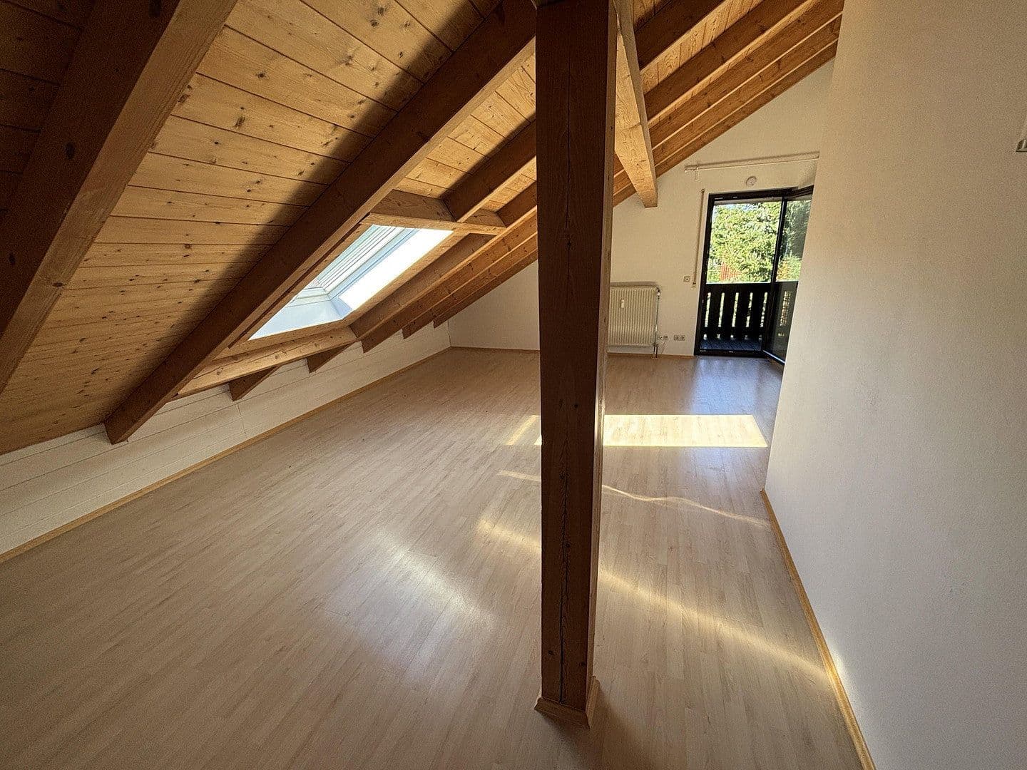Pronájem domu 160 m², pozemek 400 m², Münchener Str.47, Sauerlach, Bavorsko Pronájem domu 160 m², pozemek 400 m², Münchener Str.47, Sauerlach, Bavorsko