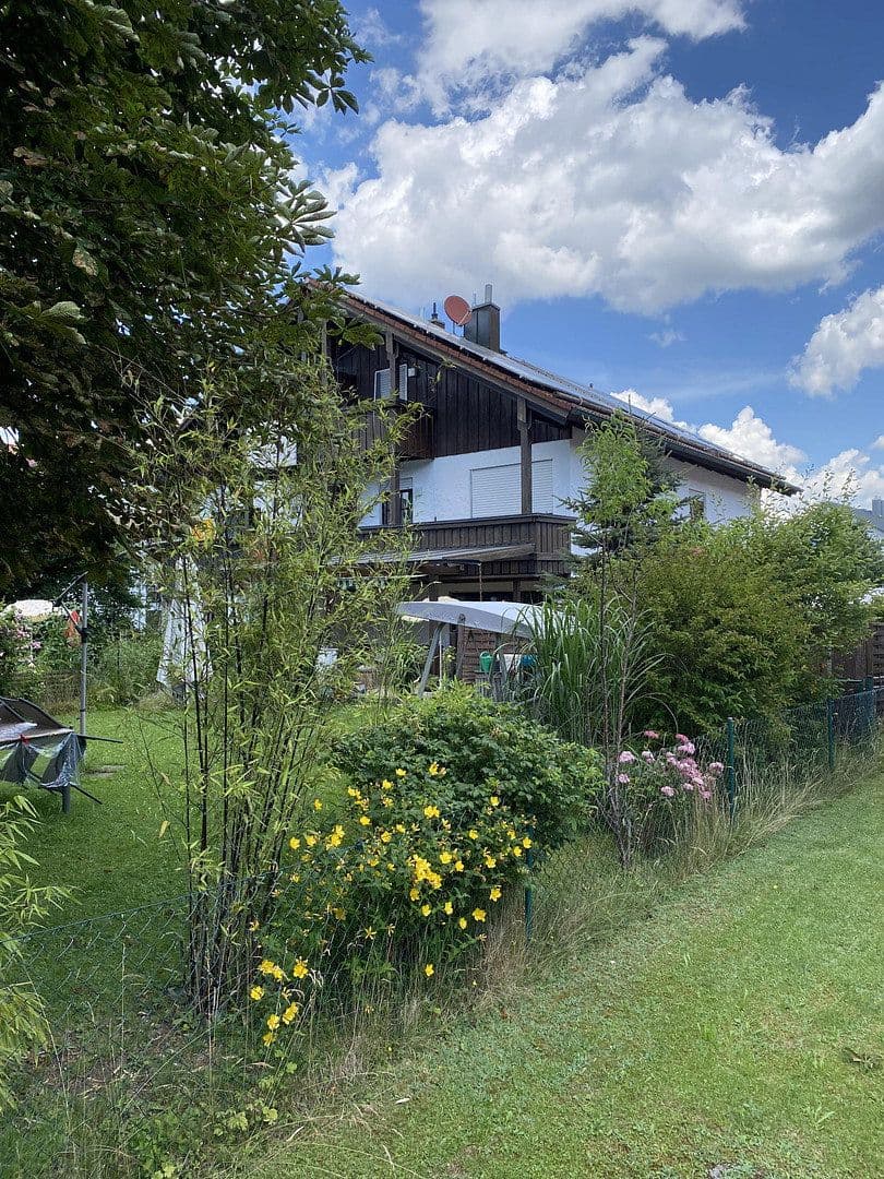 Pronájem domu 160 m², pozemek 400 m², Münchener Str.47, Sauerlach, Bavorsko Pronájem domu 160 m², pozemek 400 m², Münchener Str.47, Sauerlach, Bavorsko