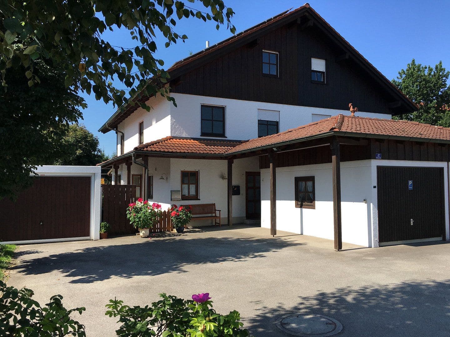 Pronájem domu 160 m², pozemek 400 m², Münchener Str.47, Sauerlach, Bavorsko Pronájem domu 160 m², pozemek 400 m², Münchener Str.47, Sauerlach, Bavorsko