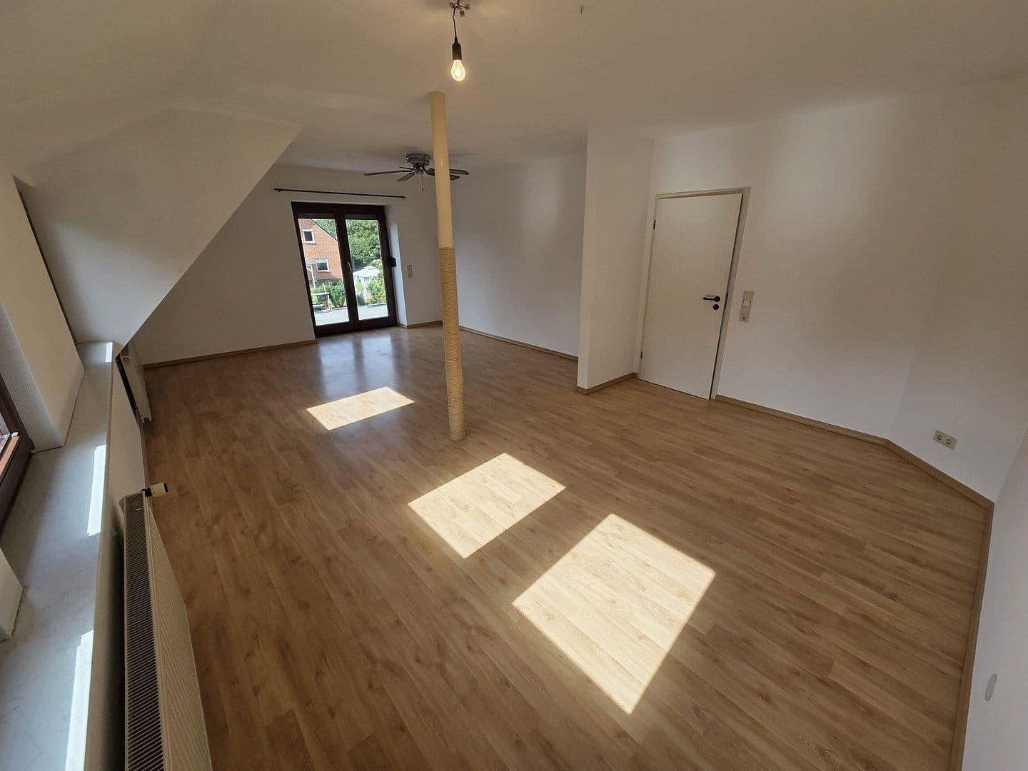 Pronájem bytu 3+1 115 m², Verdenerstr 17, Thedinghausen, Dolní Sasko Pronájem bytu 3+1 115 m², Verdenerstr 17, Thedinghausen, Dolní Sasko