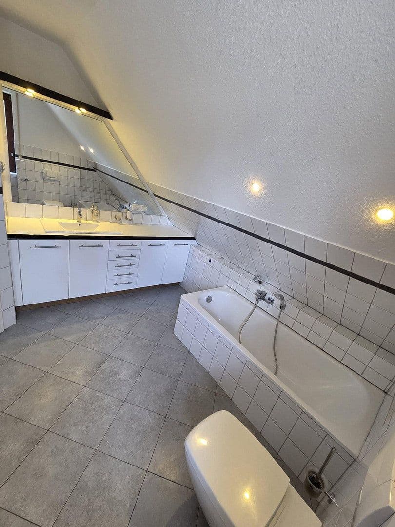Pronájem bytu 3+1 115 m², Verdenerstr 17, Thedinghausen, Dolní Sasko Pronájem bytu 3+1 115 m², Verdenerstr 17, Thedinghausen, Dolní Sasko