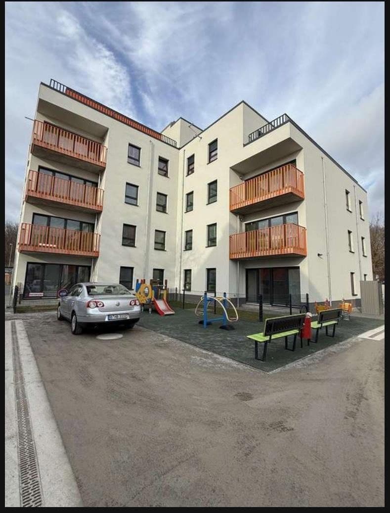 Pronájem bytu 3+1 89 m², Alt-Biesdorf 49A, Berlin, Berlín Pronájem bytu 3+1 89 m², Alt-Biesdorf 49A, Berlin, Berlín