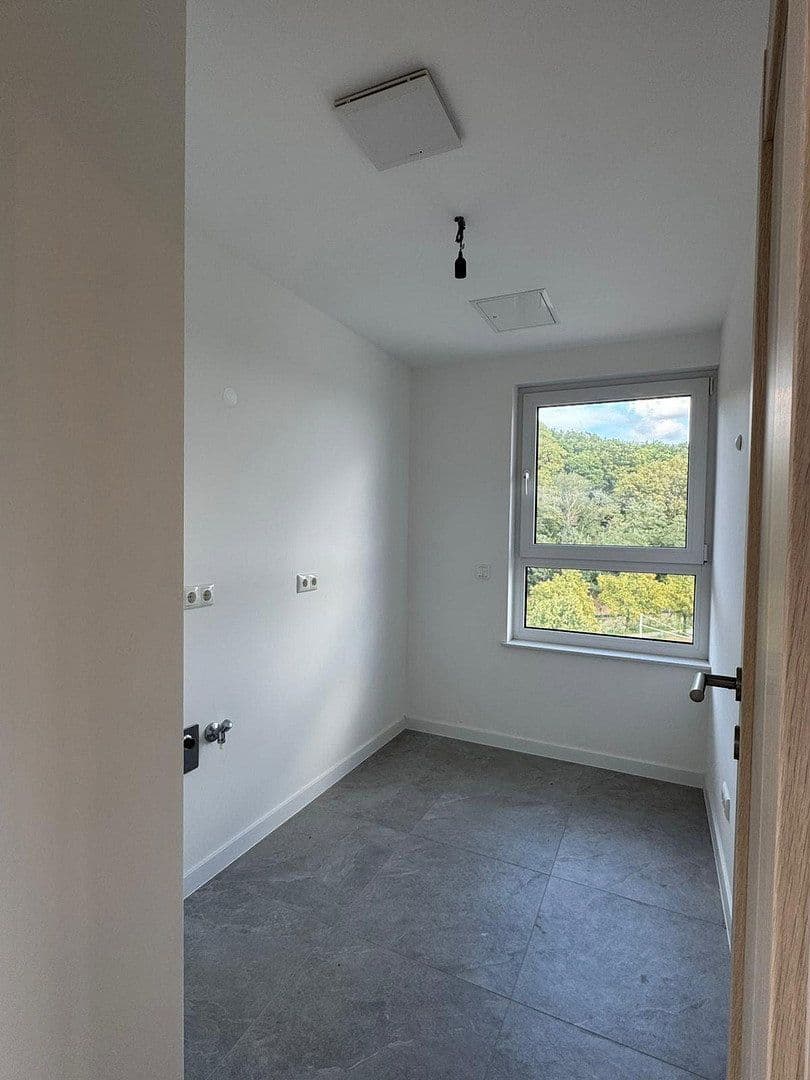 Pronájem bytu 3+1 89 m², Alt-Biesdorf 49A, Berlin, Berlín Pronájem bytu 3+1 89 m², Alt-Biesdorf 49A, Berlin, Berlín