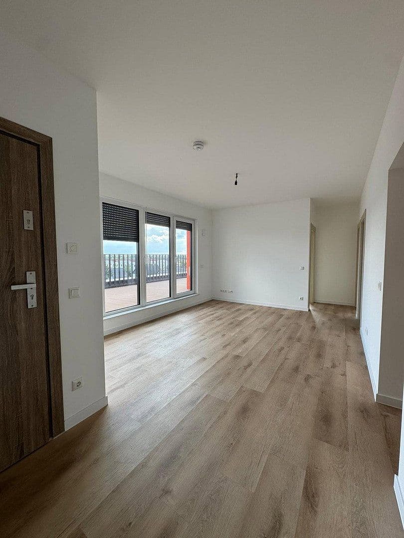 Pronájem bytu 3+1 89 m², Alt-Biesdorf 49A, Berlin, Berlín Pronájem bytu 3+1 89 m², Alt-Biesdorf 49A, Berlin, Berlín