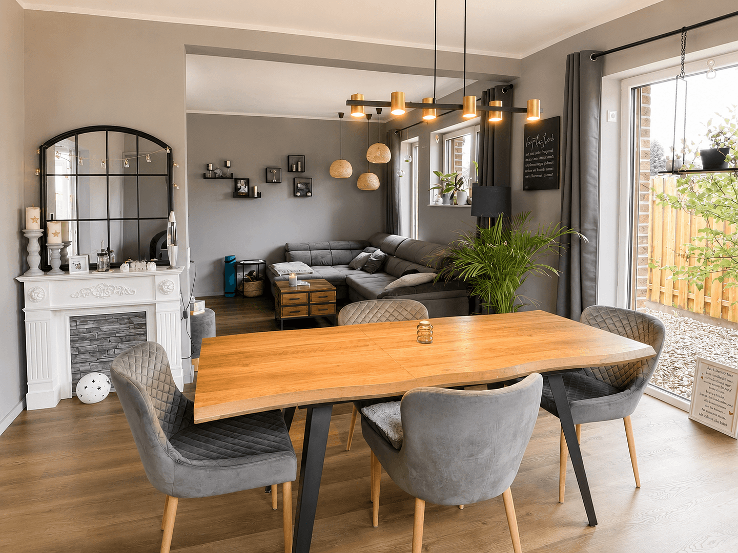 Prodej domu 155 m², pozemek 555 m², Vechelde, Dolní Sasko Prodej domu 155 m², pozemek 555 m², Vechelde, Dolní Sasko