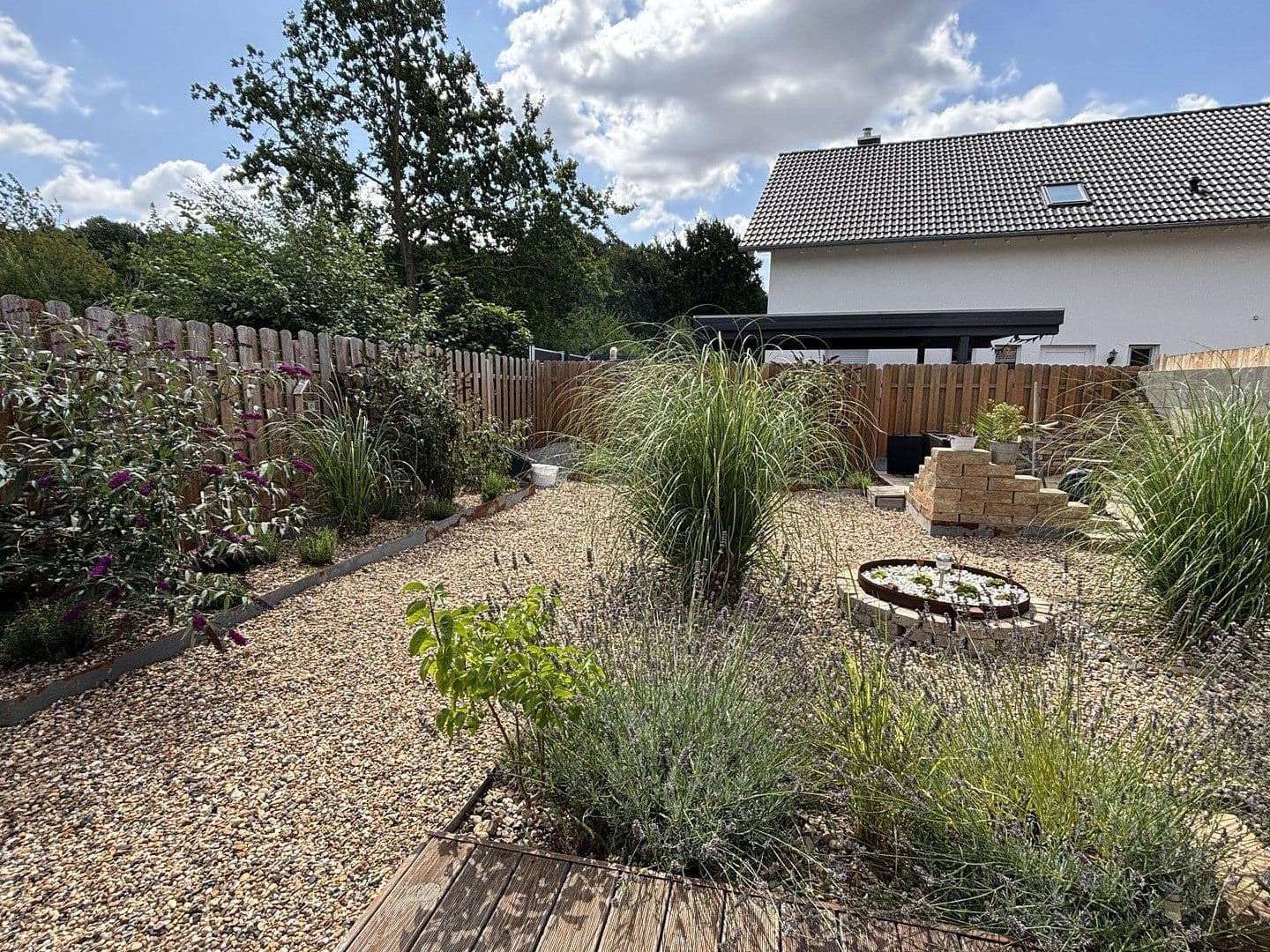 Prodej domu 155 m², pozemek 555 m², Vechelde, Dolní Sasko Prodej domu 155 m², pozemek 555 m², Vechelde, Dolní Sasko