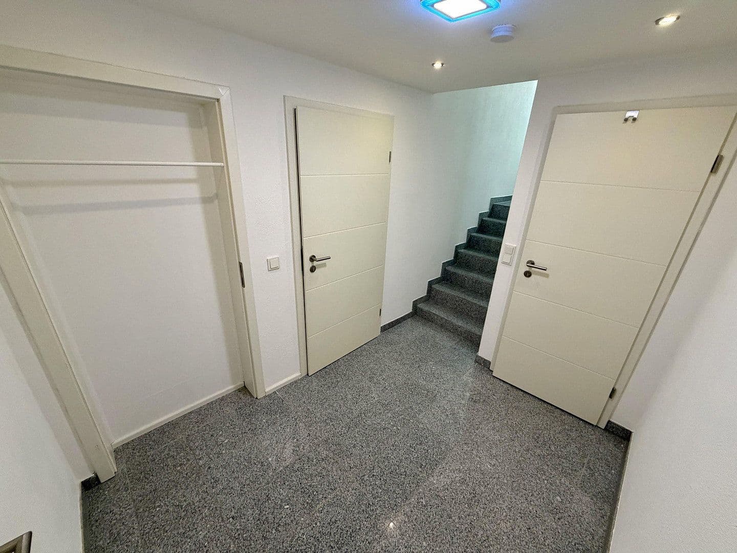 Prodej bytu 4+1 108 m², Köln, Severní Porýní-Vestfálsko Prodej bytu 4+1 108 m², Köln, Severní Porýní-Vestfálsko