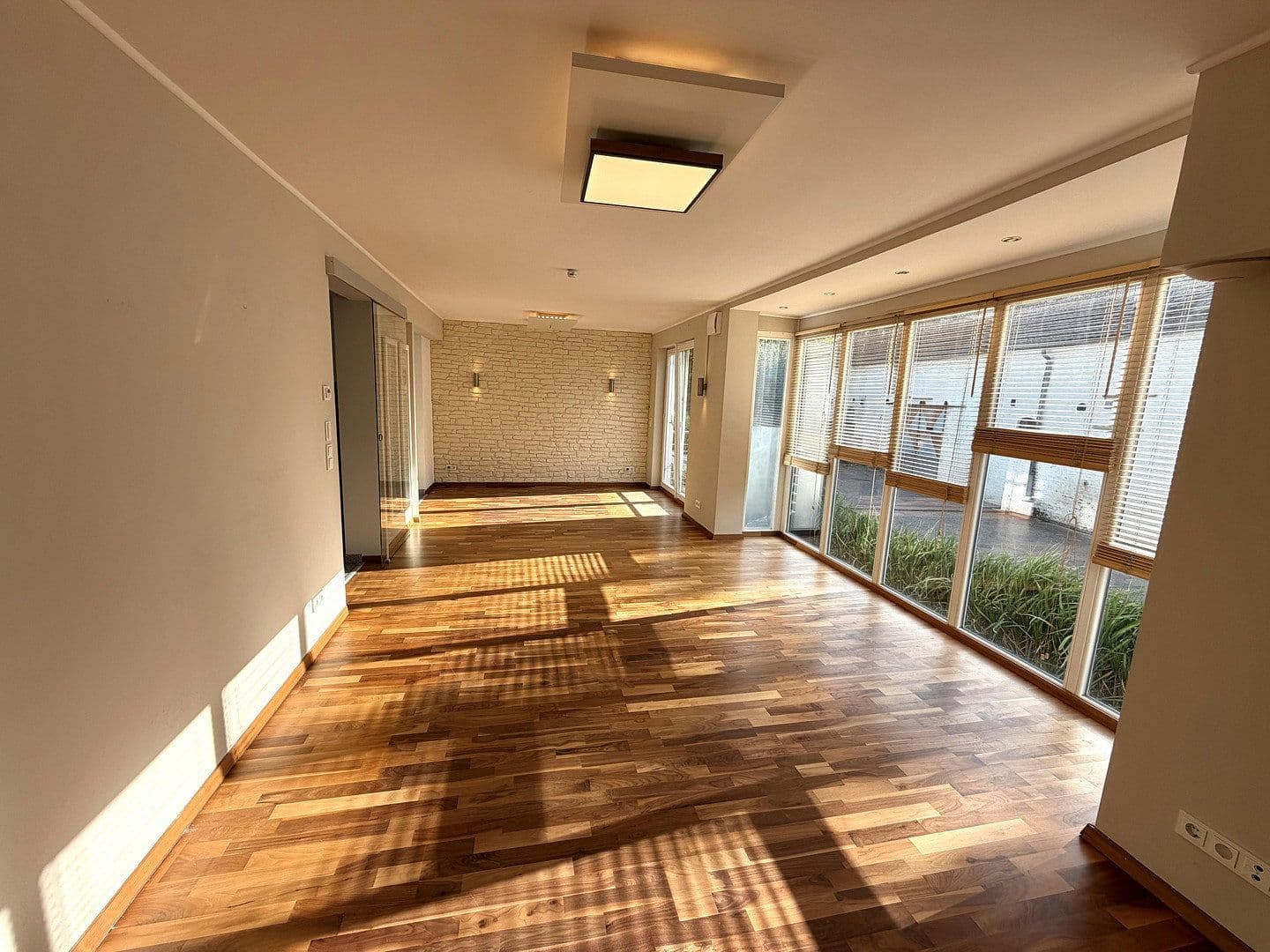Prodej bytu 4+1 108 m², Köln, Severní Porýní-Vestfálsko Prodej bytu 4+1 108 m², Köln, Severní Porýní-Vestfálsko