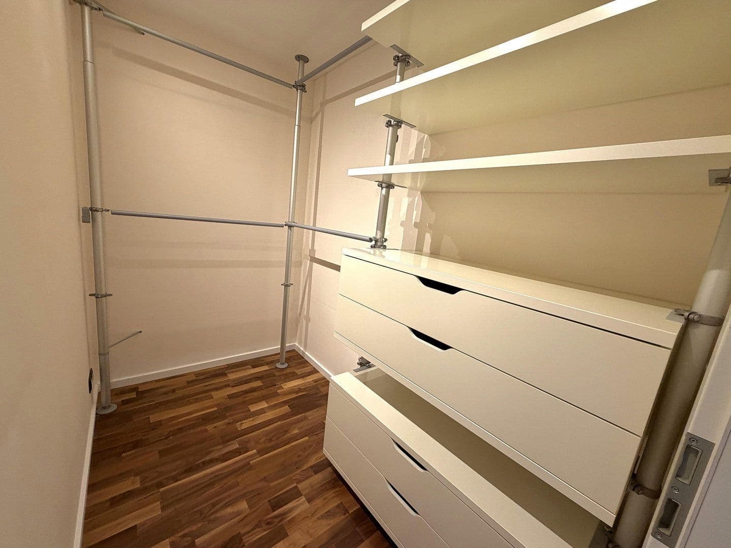 Prodej bytu 4+1 108 m², Köln, Severní Porýní-Vestfálsko Prodej bytu 4+1 108 m², Köln, Severní Porýní-Vestfálsko