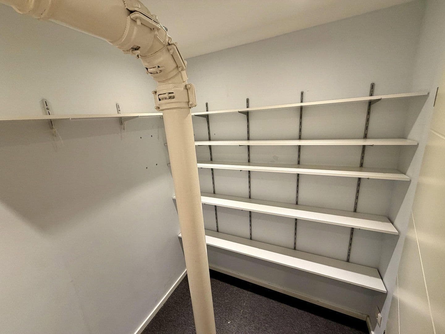 Prodej bytu 4+1 108 m², Köln, Severní Porýní-Vestfálsko Prodej bytu 4+1 108 m², Köln, Severní Porýní-Vestfálsko