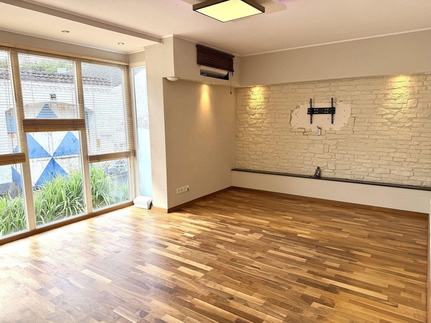 Prodej bytu 4+1 108 m², Köln, Severní Porýní-Vestfálsko Prodej bytu 4+1 108 m², Köln, Severní Porýní-Vestfálsko
