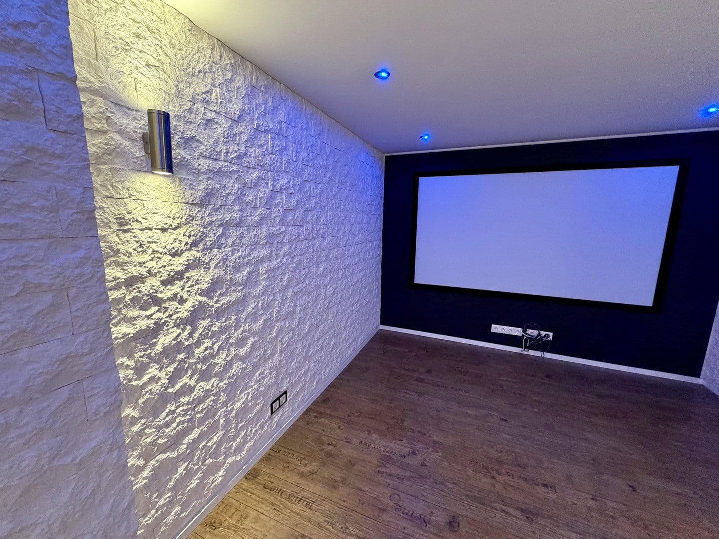Prodej bytu 4+1 108 m², Köln, Severní Porýní-Vestfálsko Prodej bytu 4+1 108 m², Köln, Severní Porýní-Vestfálsko