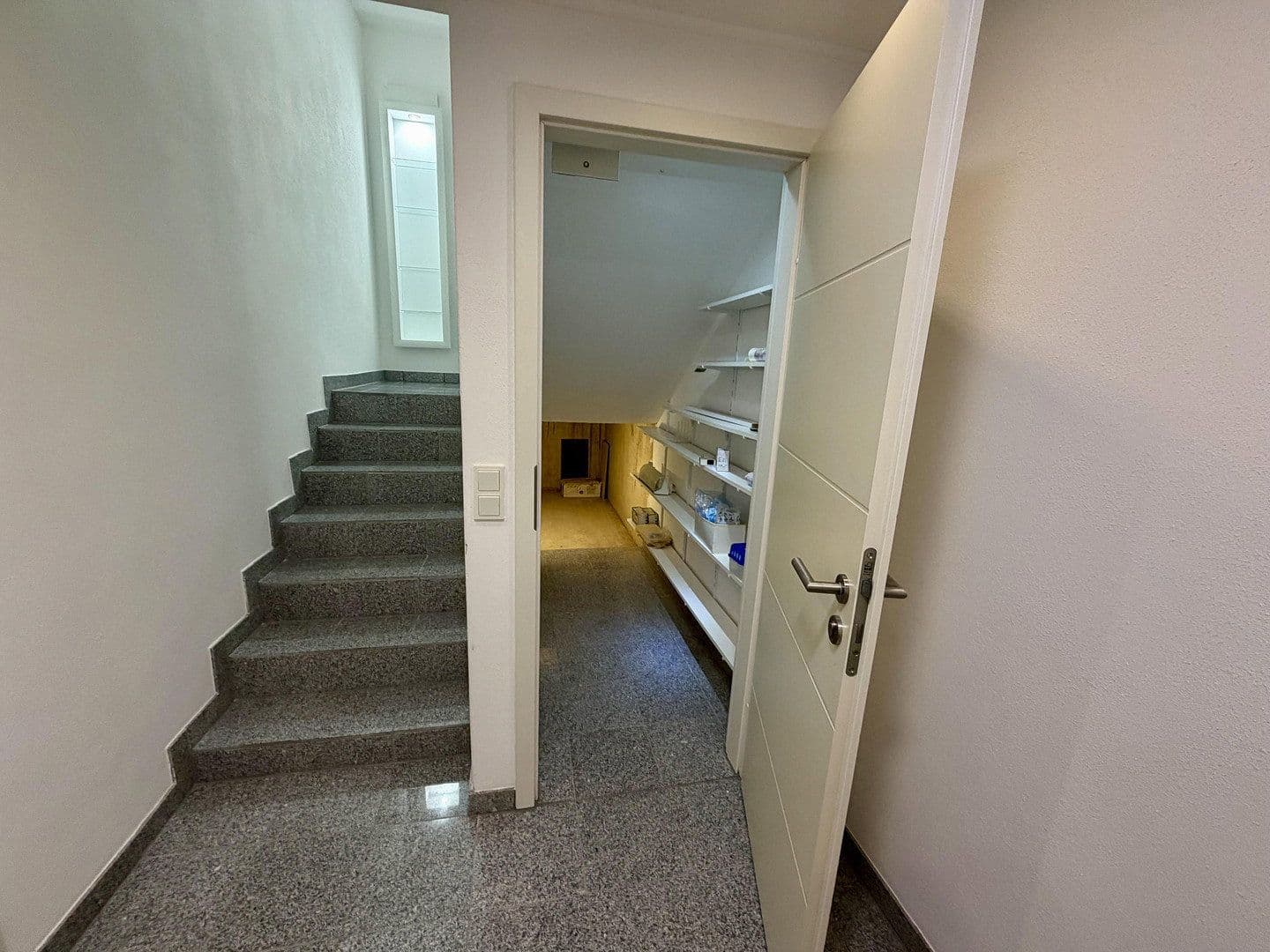 Prodej bytu 4+1 108 m², Köln, Severní Porýní-Vestfálsko Prodej bytu 4+1 108 m², Köln, Severní Porýní-Vestfálsko