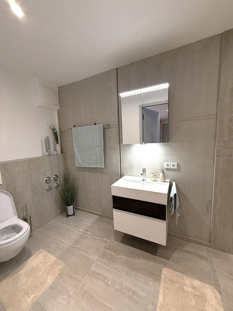 Pronájem bytu 2+1 60 m², Lerchenfeldstraße 28, München, Bavorsko Pronájem bytu 2+1 60 m², Lerchenfeldstraße 28, München, Bavorsko