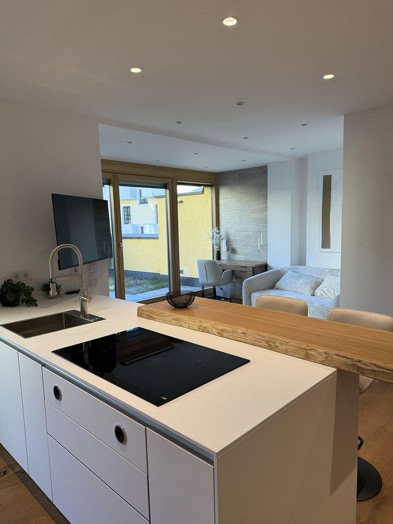 Pronájem bytu 2+1 60 m², Lerchenfeldstraße 28, München, Bavorsko Pronájem bytu 2+1 60 m², Lerchenfeldstraße 28, München, Bavorsko