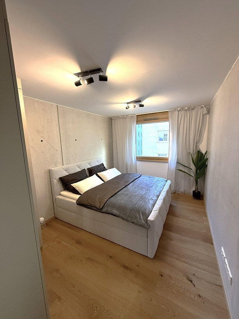 Pronájem bytu 2+1 60 m², Lerchenfeldstraße 28, München, Bavorsko Pronájem bytu 2+1 60 m², Lerchenfeldstraße 28, München, Bavorsko