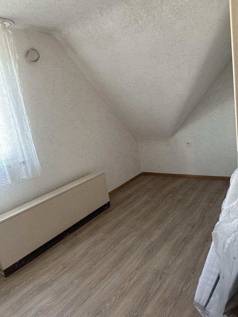 Pronájem bytu 4+1 80 m², Oppenweiler, Bádensko-Württembersko Pronájem bytu 4+1 80 m², Oppenweiler, Bádensko-Württembersko