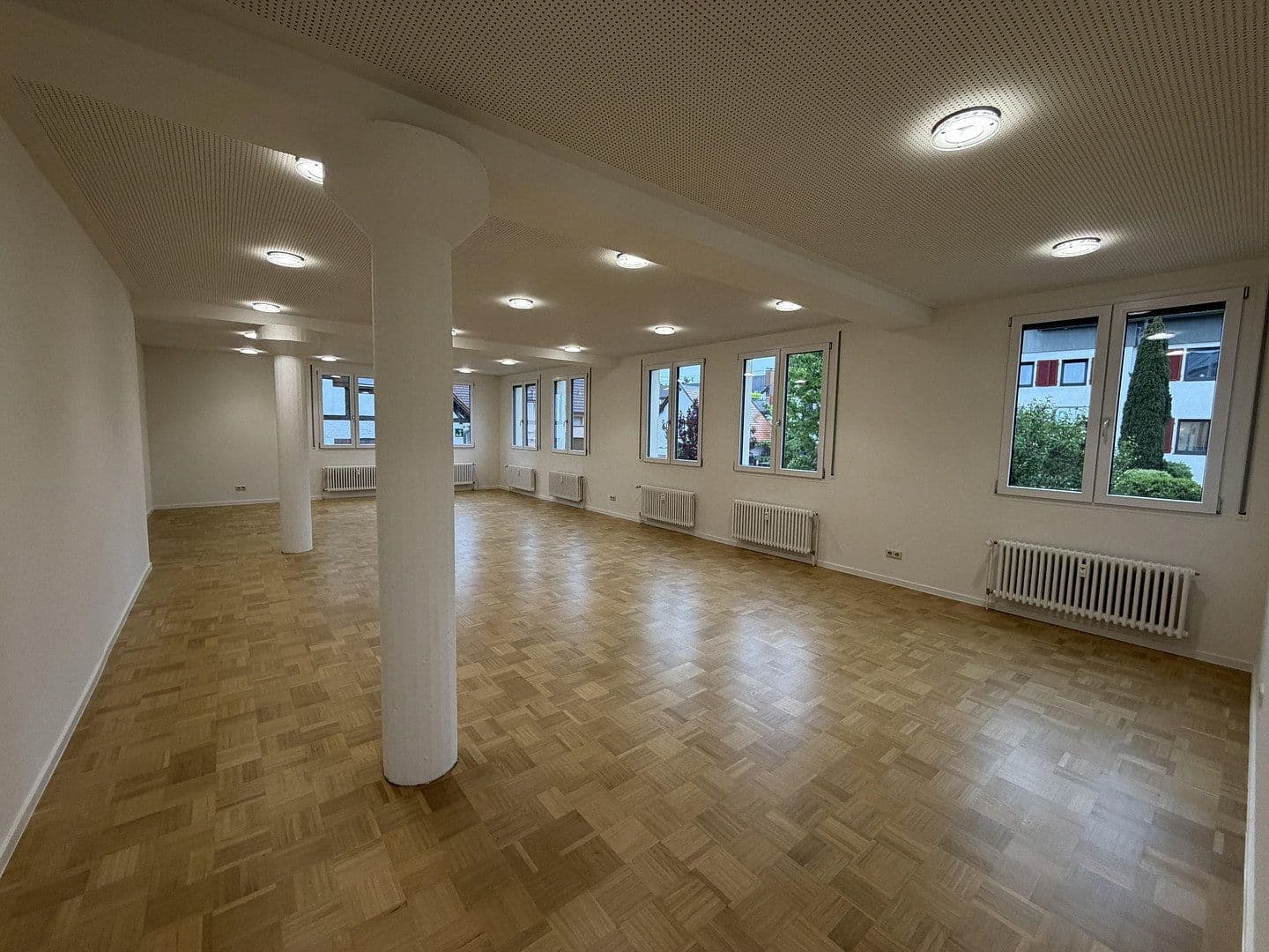 Pronájem kanceláře 165 m², Hauptstraße 55, Baltmannsweiler, Bádensko-Württembersko Pronájem kanceláře 165 m², Hauptstraße 55, Baltmannsweiler, Bádensko-Württembersko