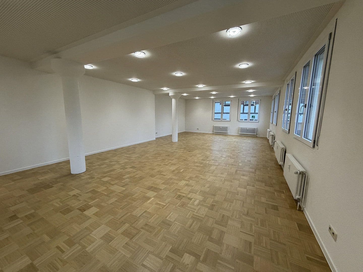 Pronájem kanceláře 165 m², Hauptstraße 55, Baltmannsweiler, Bádensko-Württembersko Pronájem kanceláře 165 m², Hauptstraße 55, Baltmannsweiler, Bádensko-Württembersko