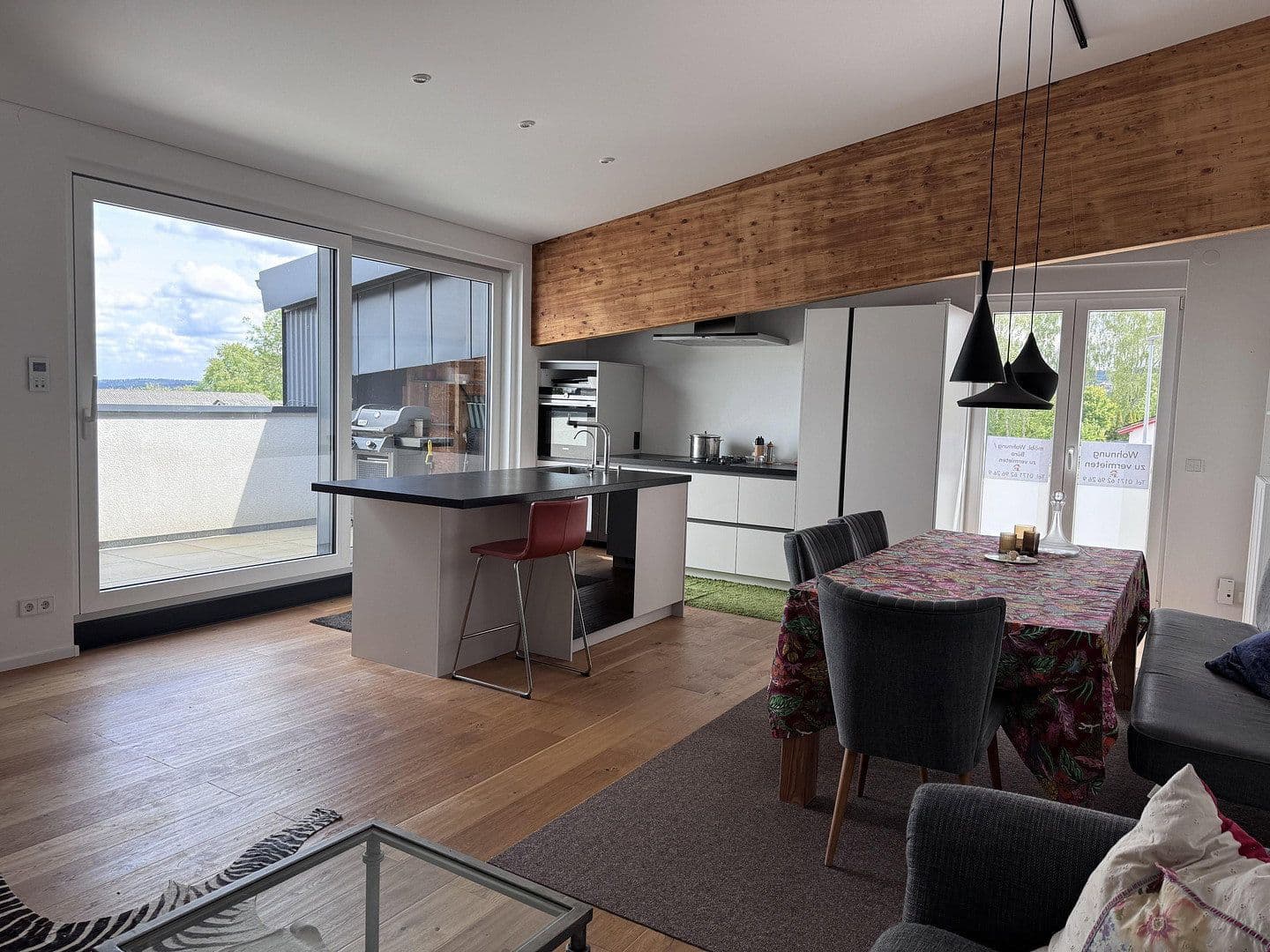 Pronájem bytu 1+1 110 m², Im Hummelacker 12, Pforzheim, Bádensko-Württembersko Pronájem bytu 1+1 110 m², Im Hummelacker 12, Pforzheim, Bádensko-Württembersko